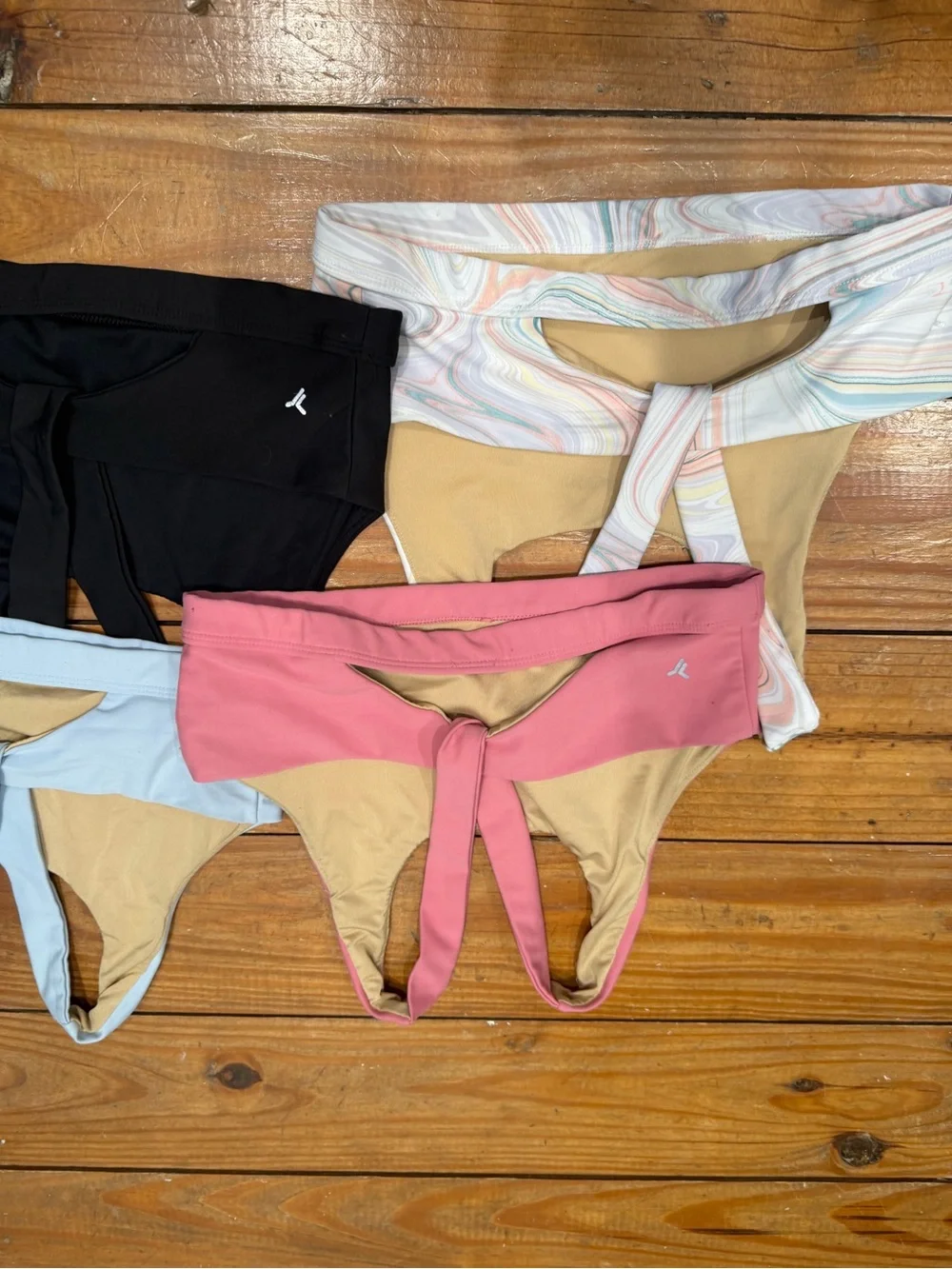 (671) x4 SPORTS BRAS